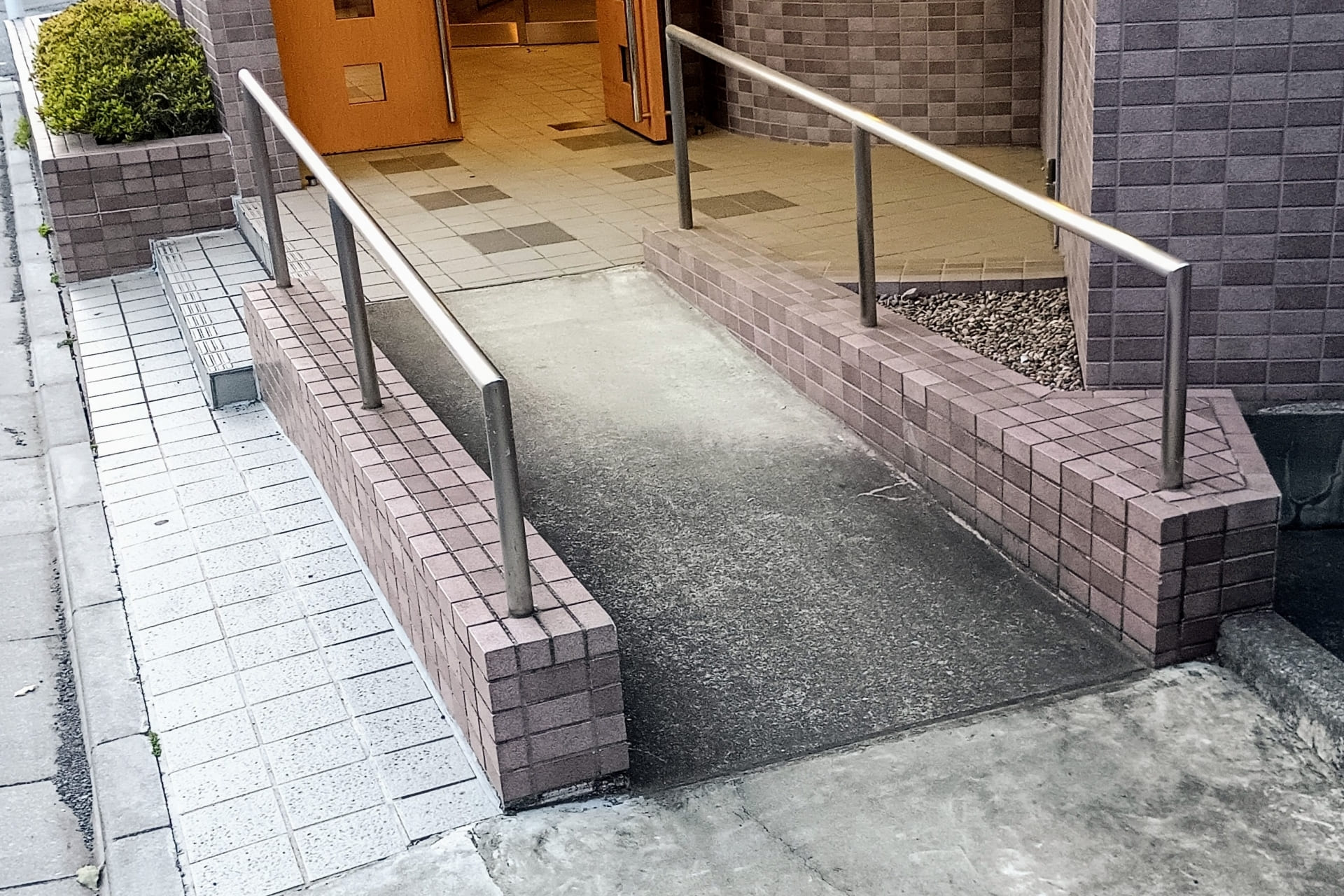 玄関　スロープ